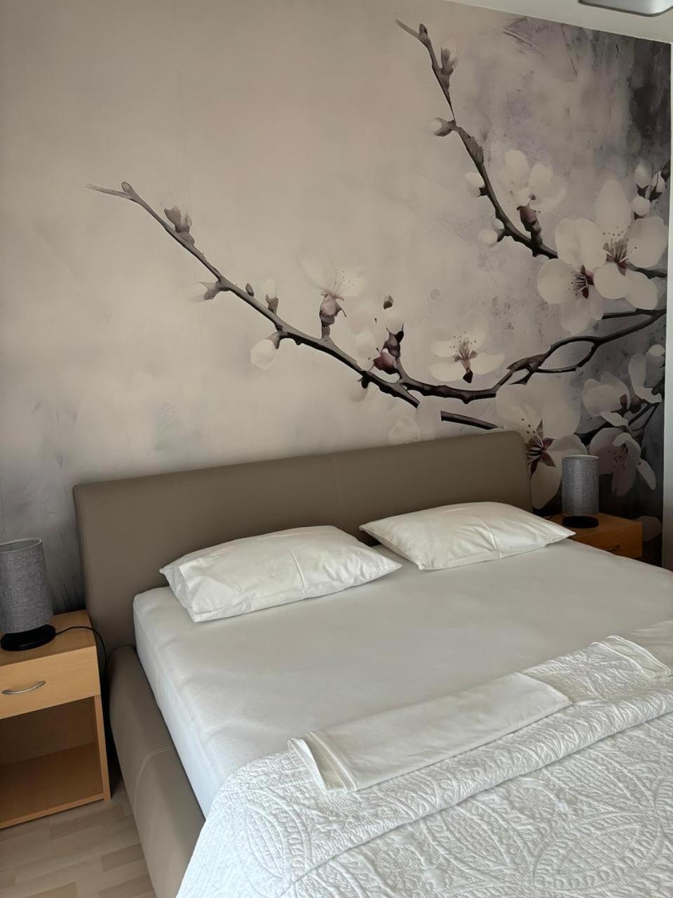 Apartments Knezevic Ulcinj Exterior photo